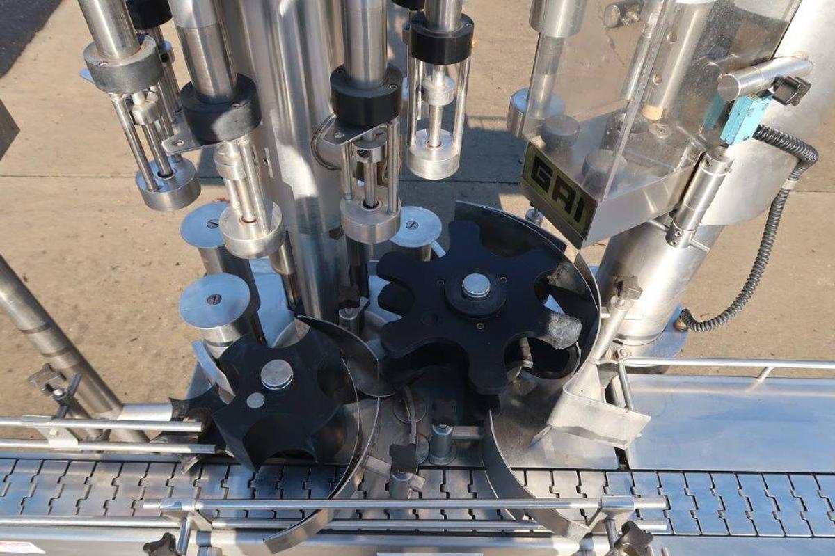 Used GAI 8 Head Wine Bottling Machine, with Corker