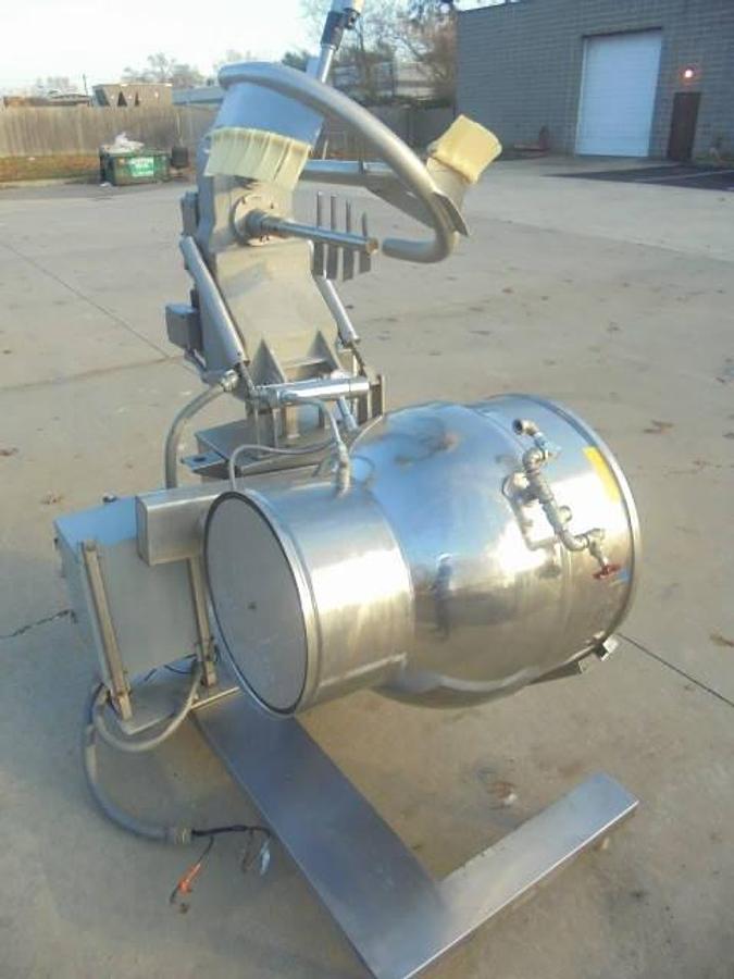 Used 40 Gal Groen self-contained electric twin action kettle, tilt discharge, 316 SS