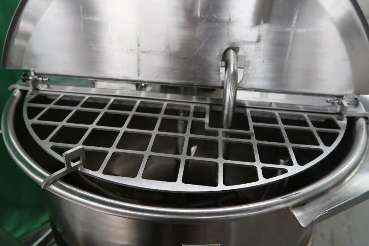Used 60 Gal Cleveland MKEL60T Self Contained Electric Twin Action Kettle