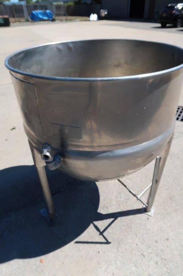 Used 150 Gallon Lee 316 Stainless Jacketed Hemispherical Kettle, 3 In. Tri-Clamp