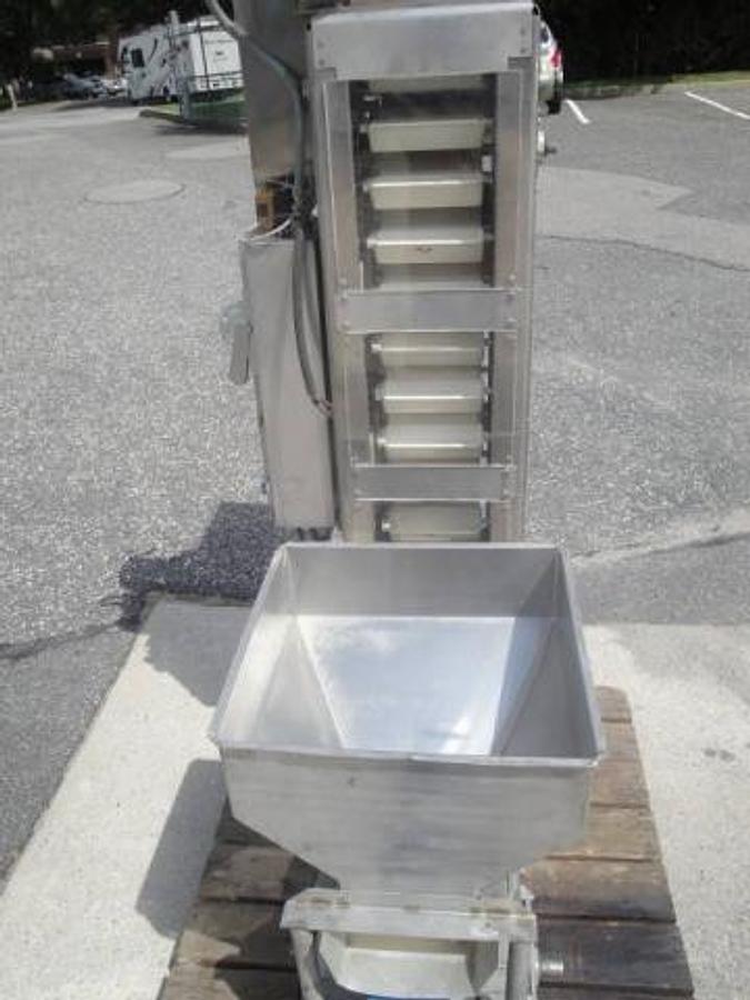 Used Ss Bucket Elevator/Cap Escalator, Plastic Buckets