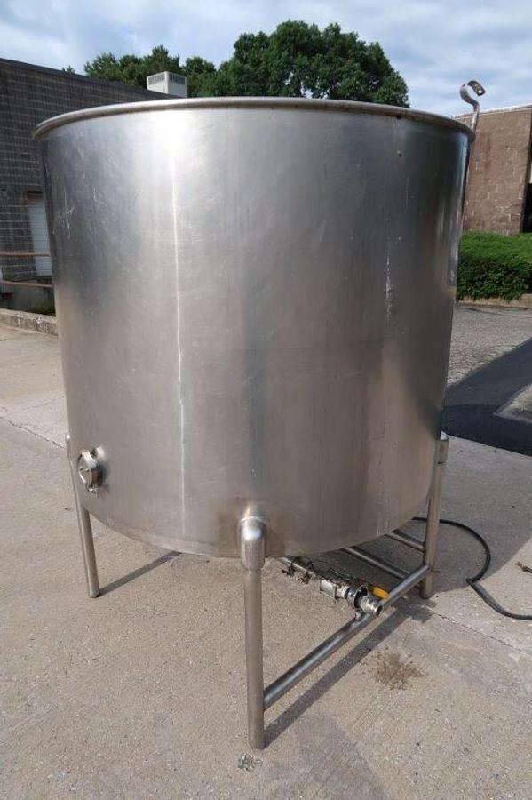 Used 500 Gallon Stainless Steel Vertical Mix Tank, Side Entering Triple Prop