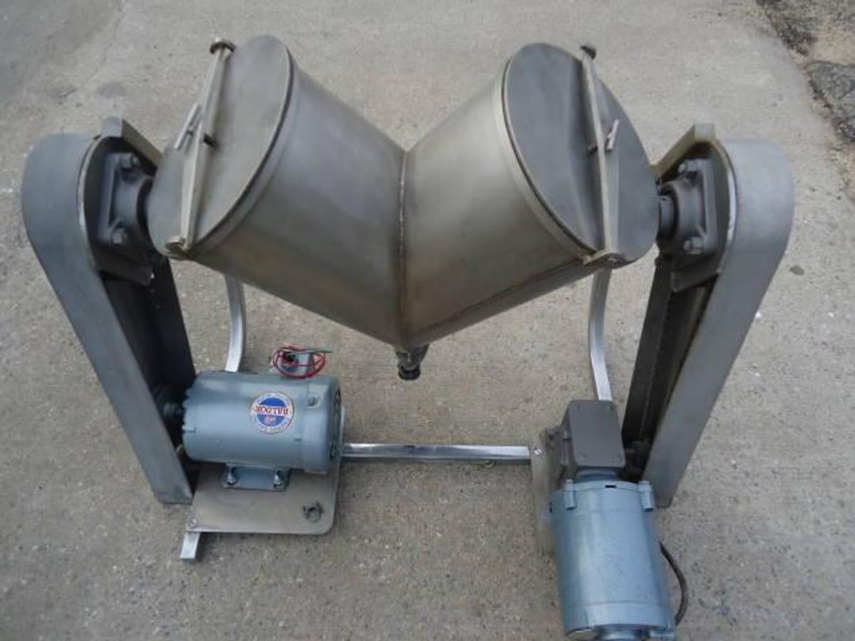 Used 16 Qt. Patterson Kelley Stainless Steel Liquid/Solids Mixer