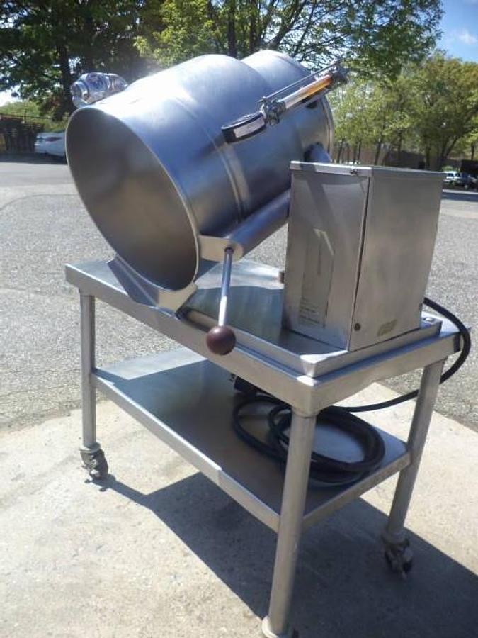Used 5 Gallon Groen Stainless Steel Self-Contained Electric Kettle, 50 PSI Jacket