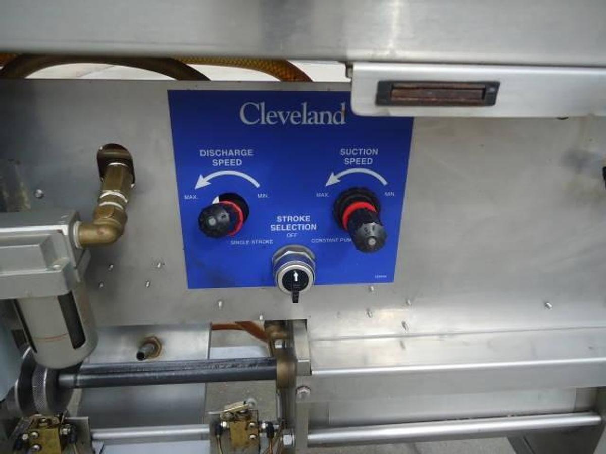 Used Cleveland Metering Filling Station With Tipper Tie Closure