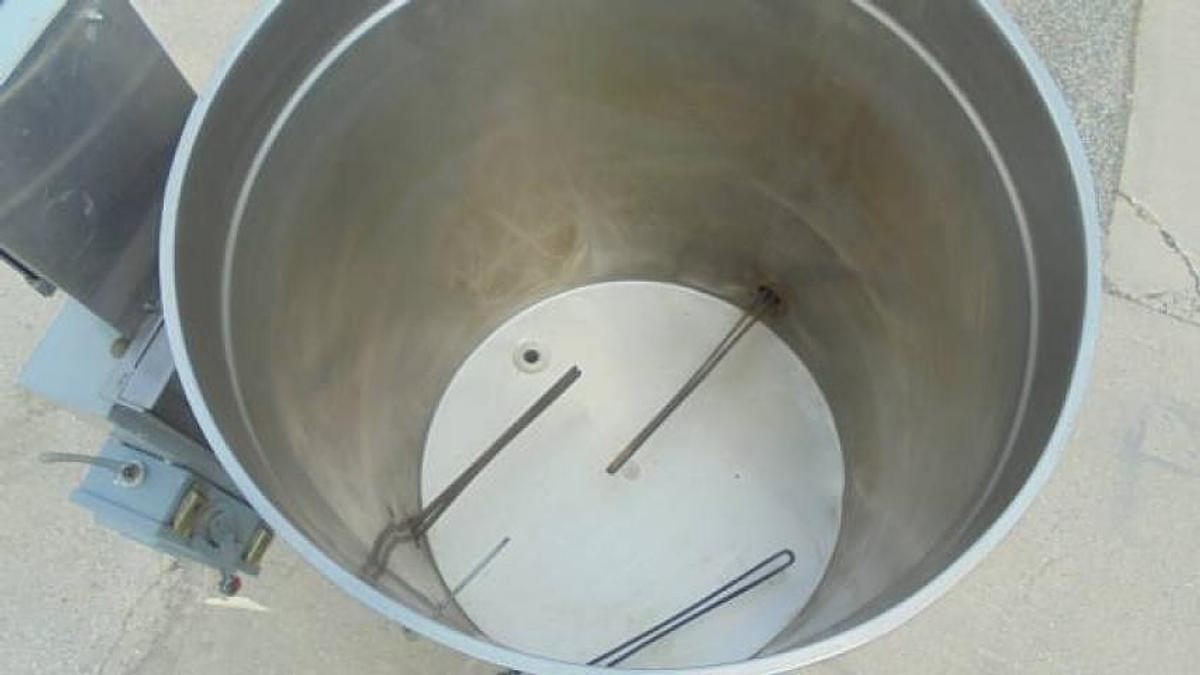 Used 226 Gallon Stainless Chocolate Melting Tank with Coils and Pumps