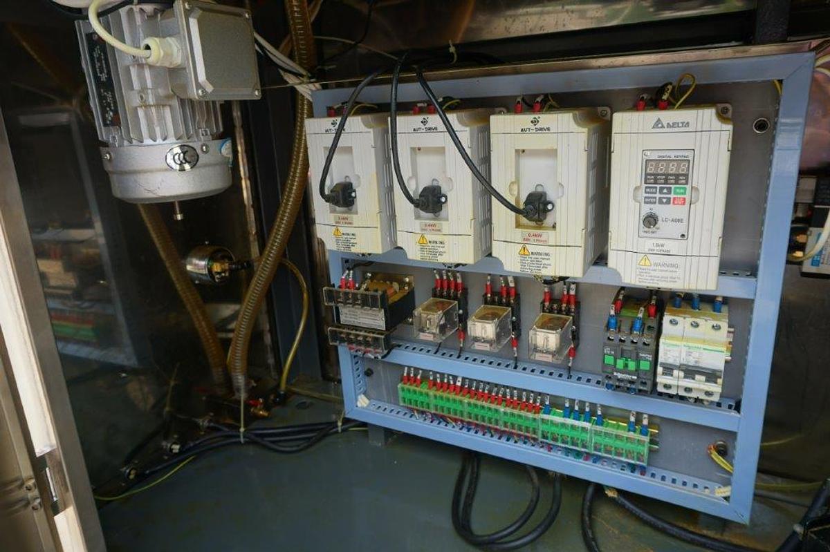 Used Semi-Automatic Encapsulator, Size 00, 0, 1 and 2 Tooling, Manufactured 2016