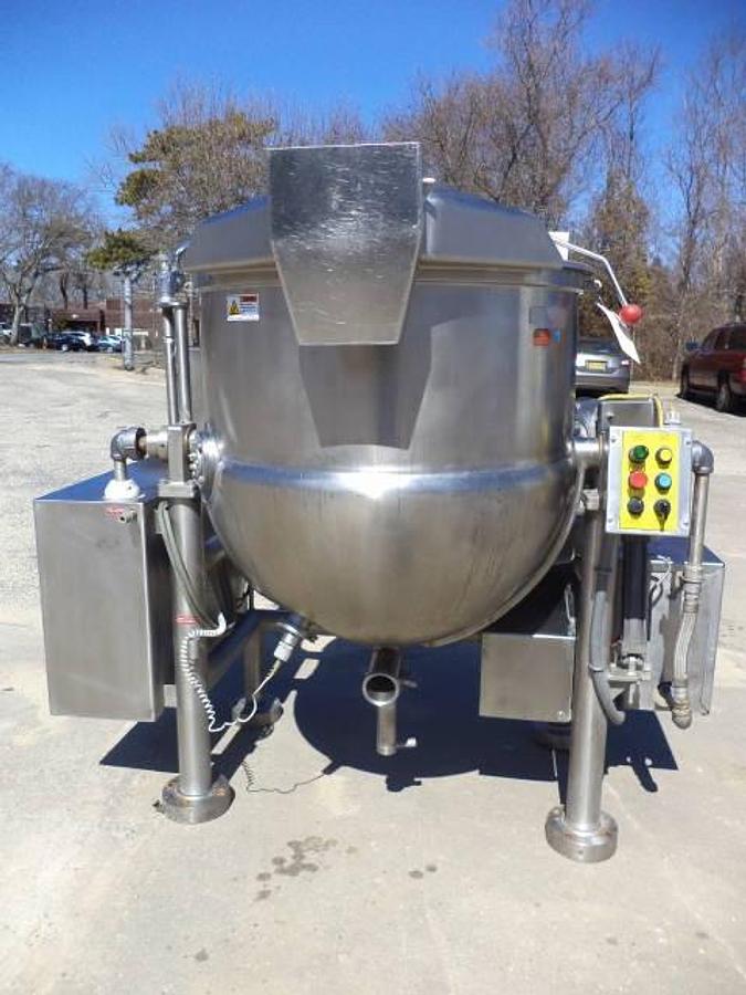 Used 100 gallon Cleveland Range 316SS Cook/Chill Horizontal Agitator Tilt Kettle, 100 PSI jacket-