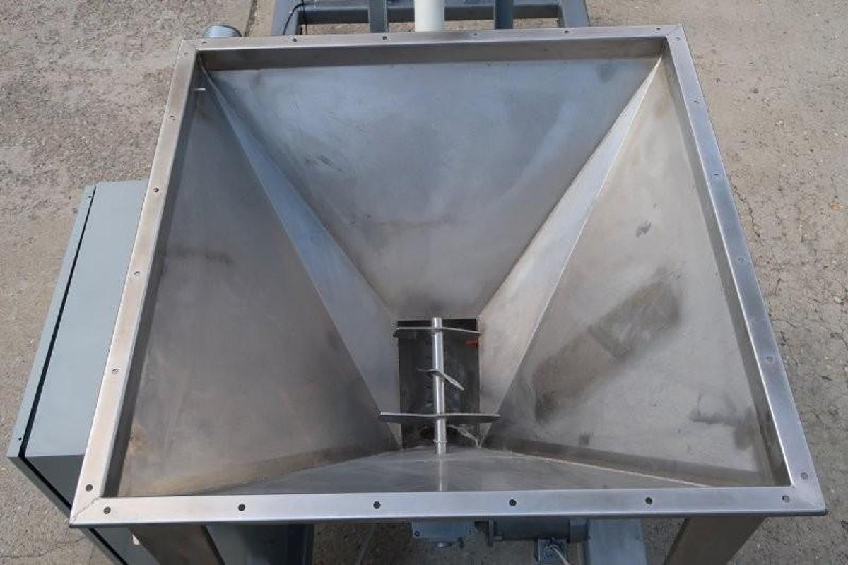 Used Flexicon Inclined Flexible Screw Conveyor with Lump Breaker