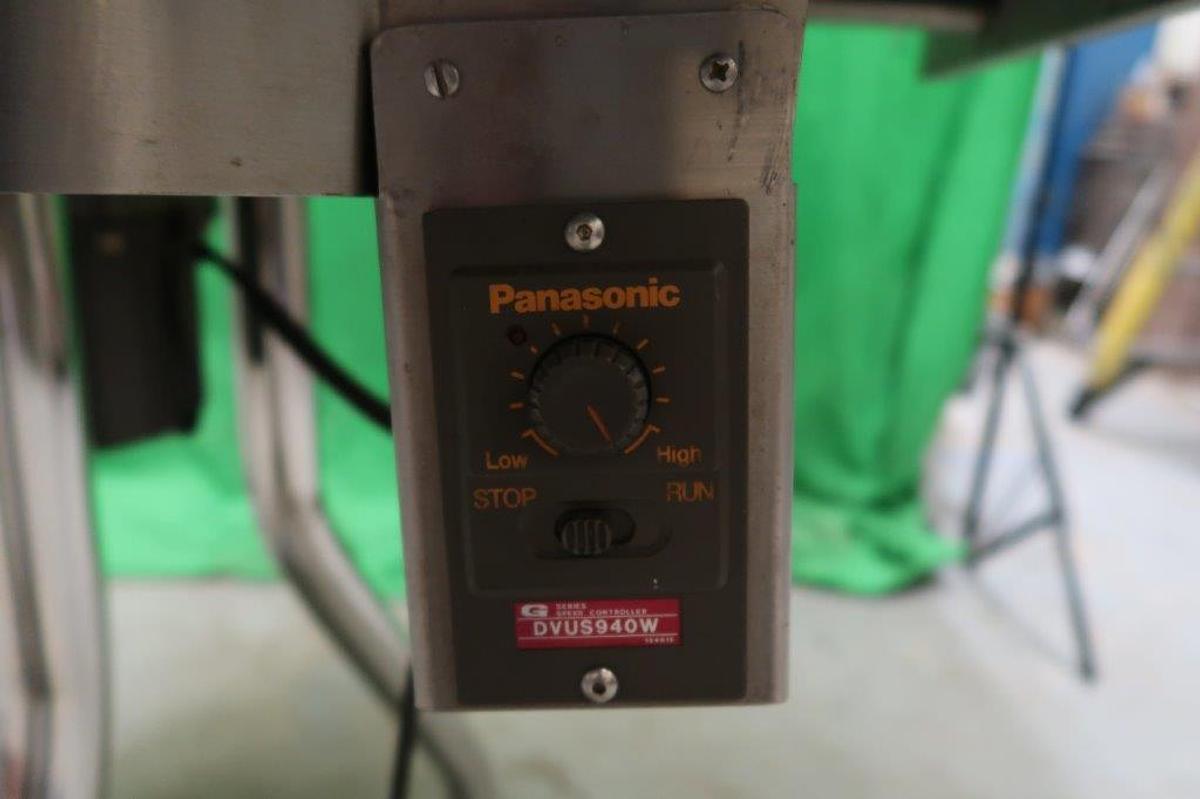 Used 36 In. Diameter Rotary Unscrambling/Accumulating Table, Variable Speed