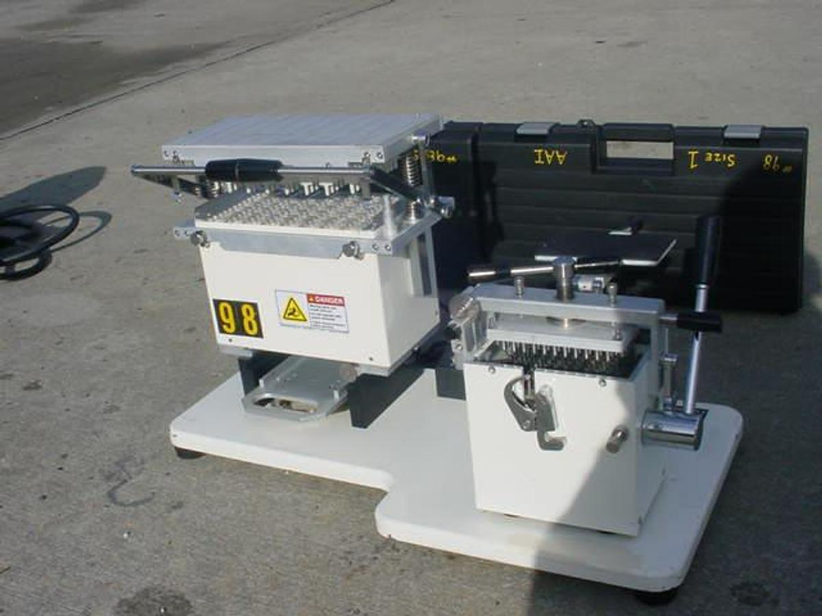 Used Scientific Instrument & Tech Semi-Automatic Capsule Processing Machine
