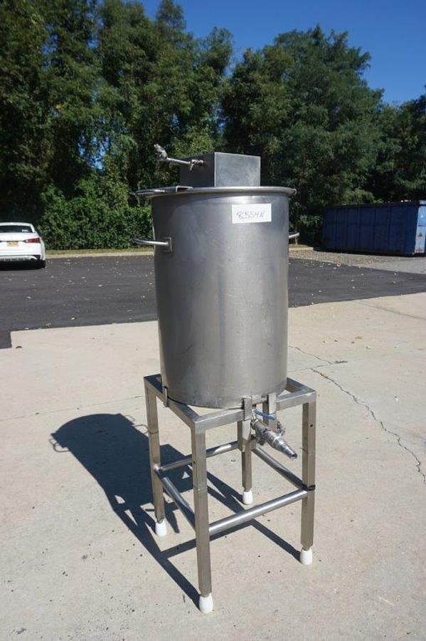 Used 35 Gallon Stainless Steel Mix Tank, Air Operated
