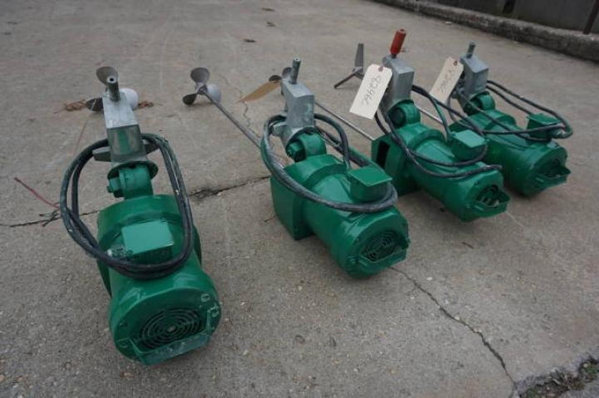 Used Lightnin XJ-30 Clamp On Propeller Mixers (4)