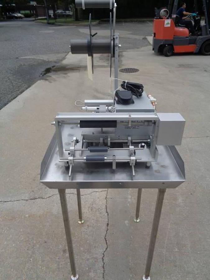 Used Autolabe 550 Spot/Wraparond Tabletop Pressure Sensitive Labeler