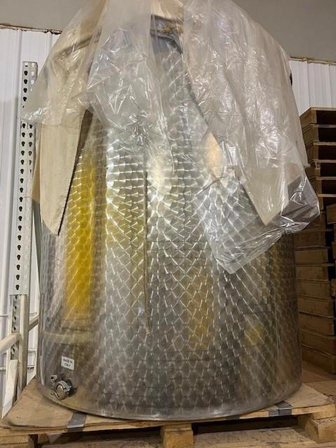 Used 2,000 Liter Wine Tank, Floating Lid