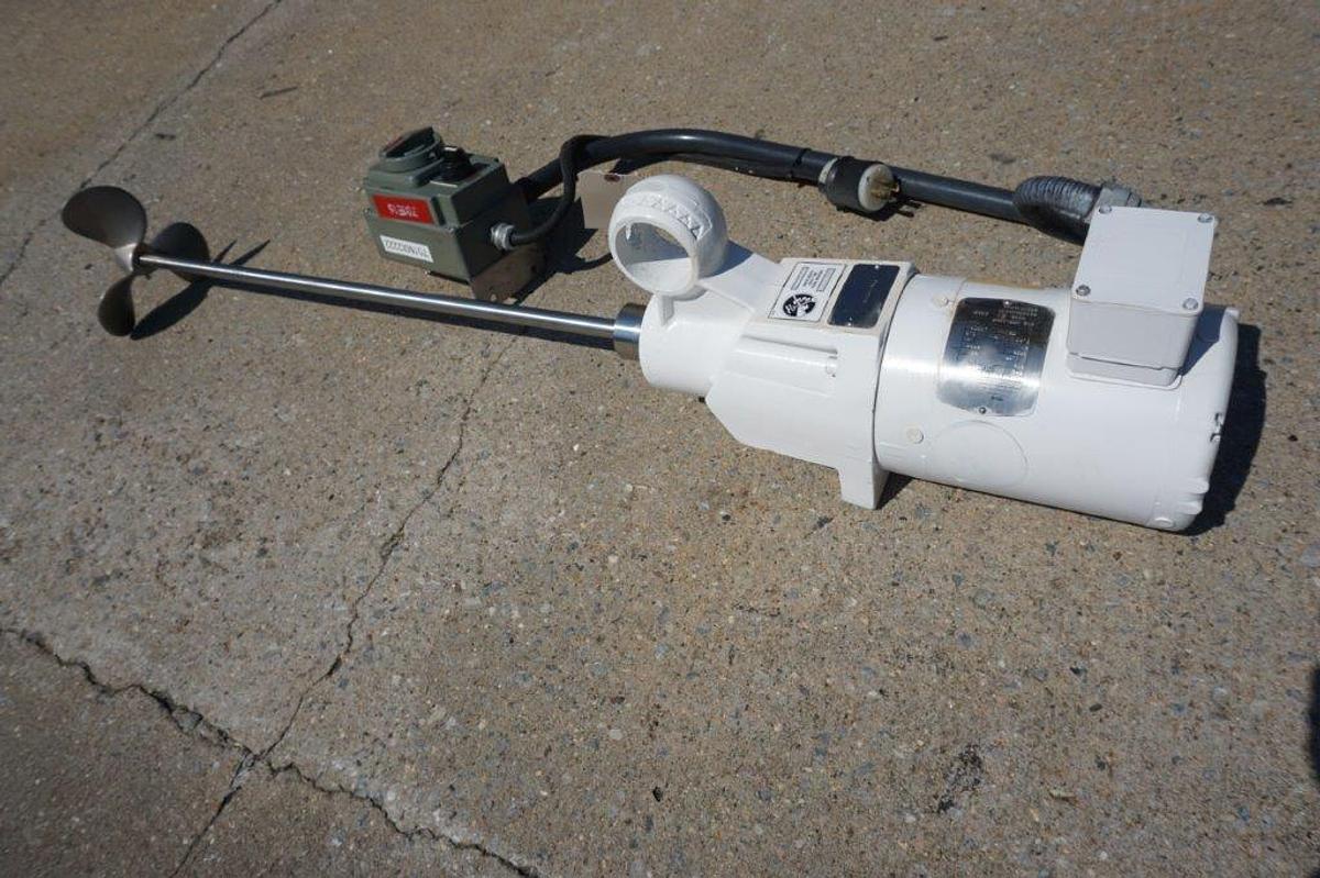 Used .5HP Portable Agitator, 8.5 In. Diameter Propeller