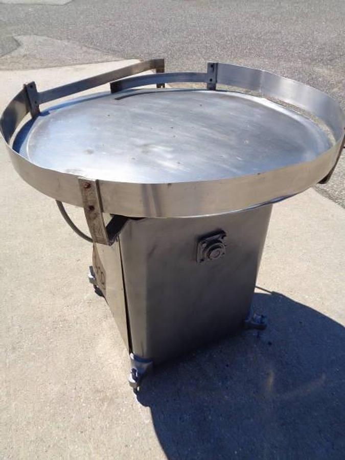 Used 36 In. Rotary Accumulating/Unscrambling Table
