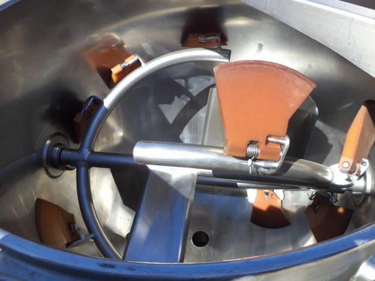 Used 100 gallon Cleveland Range 316SS Cook/Chill Horizontal Agitator Tilt Kettle, 100 PSI jacket-