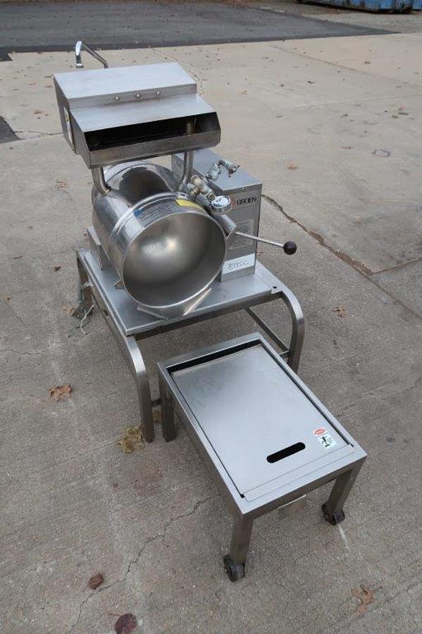 Used 5 Gallon Groen SS Self-Contained Gas-Fired Kettle