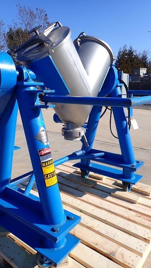 Used 3 Cu. Ft. Patterson Kelley SS Twin Shell Blender, 60 Lbs/CF Density