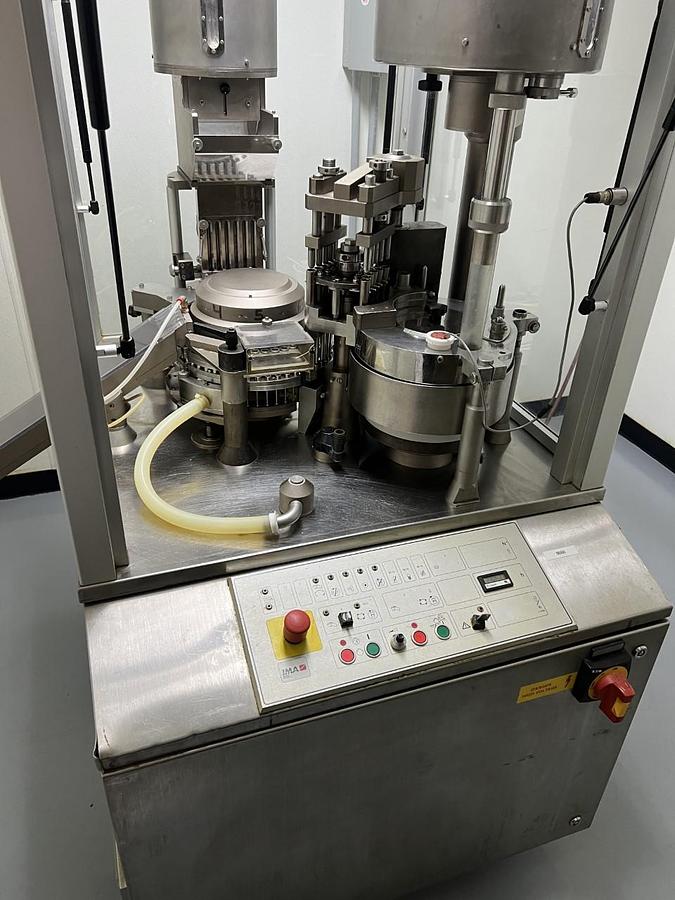 Used Zanasi 40F Encapsulator, 00 & 0 Tooling