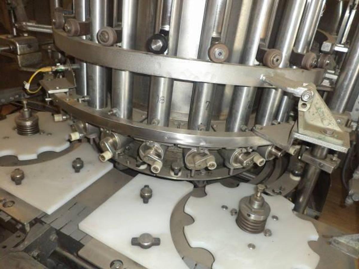 Used Pfaudler 21 Piston Rotary Filler, With Conveyor