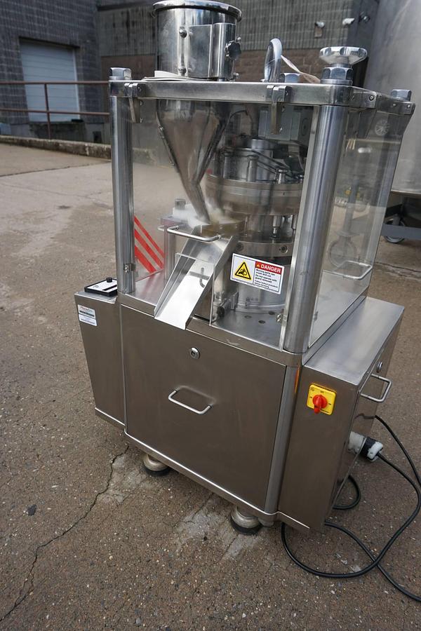 Used Adept 10 Station R&D Tablet Press, GMP