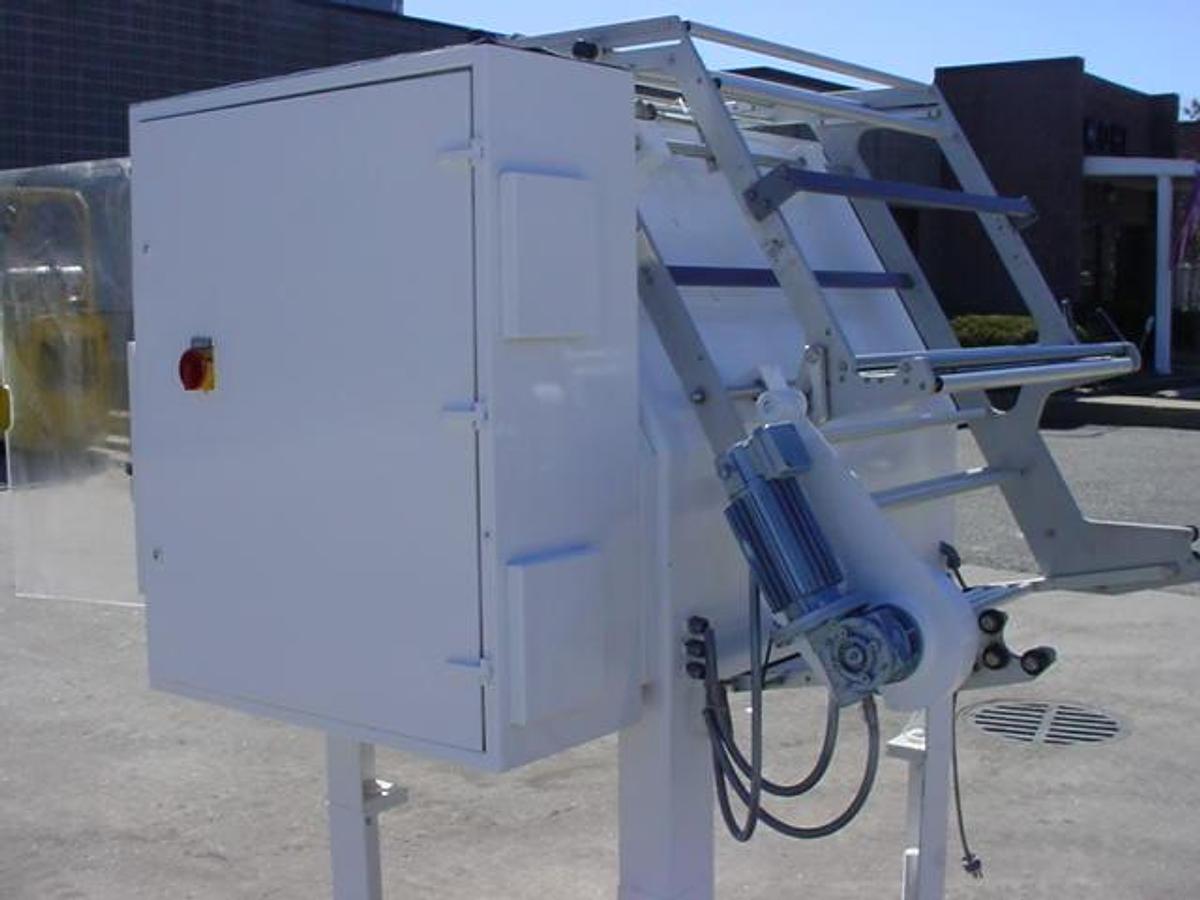 Used Ilapak Vt-400 Sp Vertical Bagging Machine, No Scales