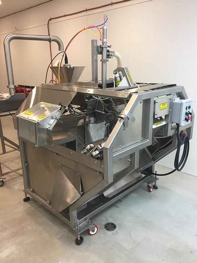 Used Wicket “Wizard” 2000 Automatic Bagging Machine With Pump