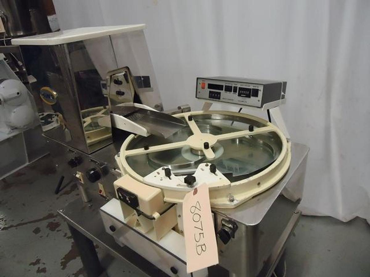 Used King TB4 (GMP) Tabletop Tablet/Capsule Counting Machine