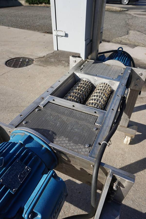 Used Atlantic Coast Crushers Two Roll Mustard Seed Crusher, Stainless