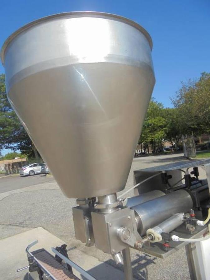 Used Simplex AIR F-200 Twin Head Piston Filler