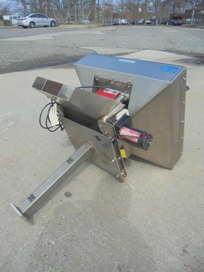 Used Hoppmann 23 In. X 24 In. Stainless Vibratory Feeder-