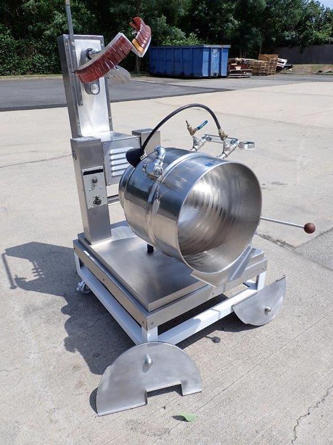 Used 10 Gallon Groen Twin Action Scraper Jacketed Kettle, Self-Contained Electric
