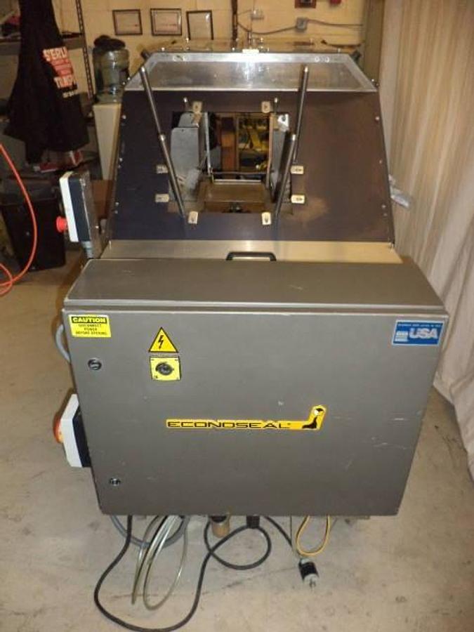Used Econocorp “Econoseal” E2000 Auto Horizontal Cartoner, Hot Glue Sealing, 25 pm