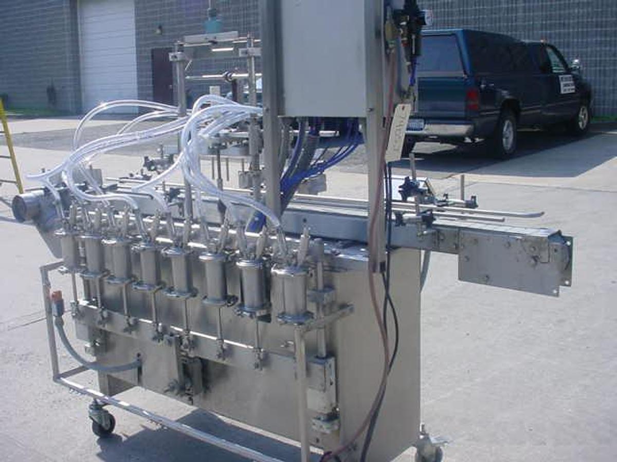 Used Filling Equipment Company Eight Piston Straight Line Automatic Filling Machine