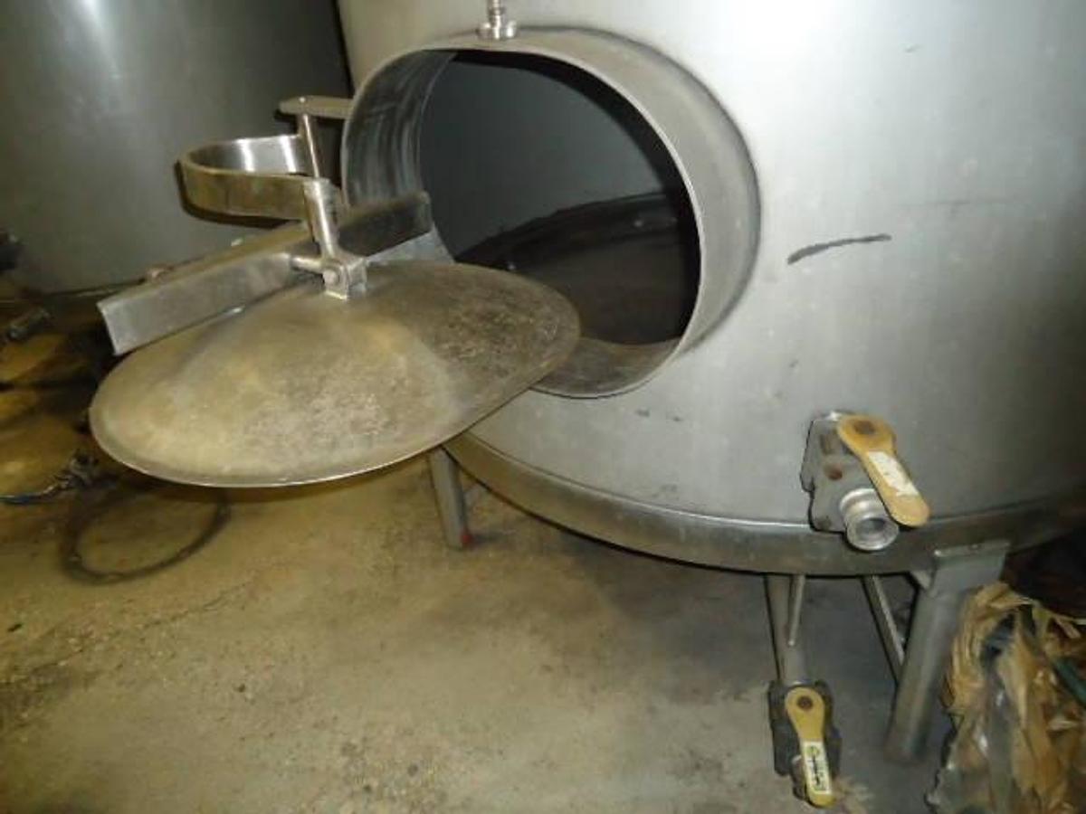 Used 1,540 Gallon Hubert C. Stollenwerk Stainless Vertical Closed Tank