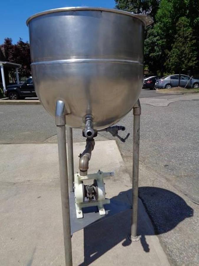 Used 100 Gallon Groen Stainless Steel Hemispherical Kettle, 80 PSI Jacket