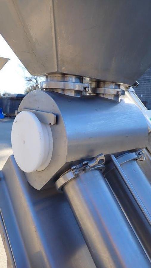 Used Twin Head Inclined Piston Filler, Large Pistons