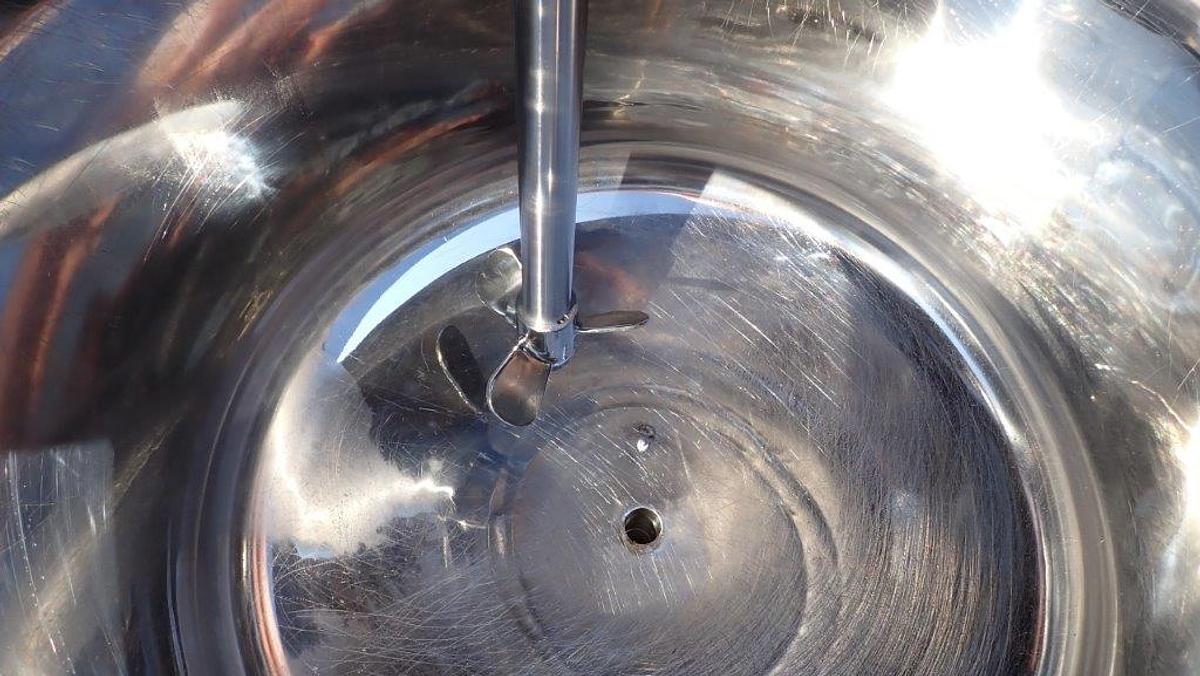 Used Twin 60 Gallon SS Jacketed Mix Tanks/Kettles, Common Base