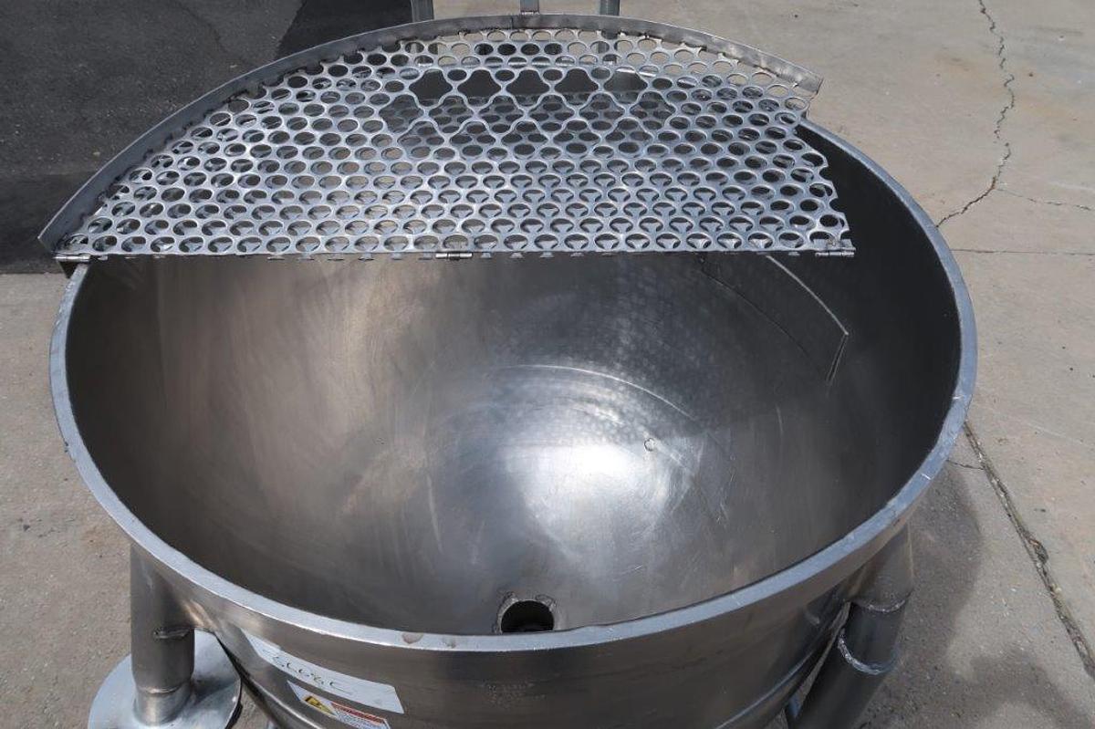 Used 100 Gallon Groen Stainless Hemispherical Kettle, 125 PSI Jacket