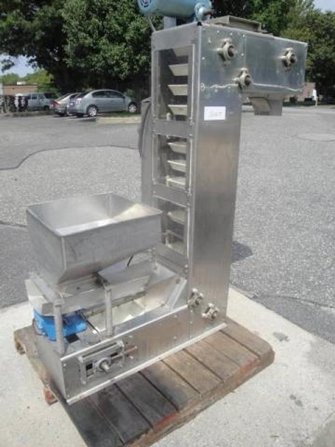 Used Ss Bucket Elevator/Cap Escalator, Plastic Buckets