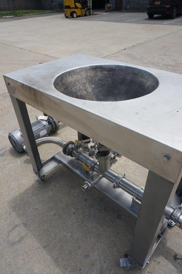 Used Wet/Dry Stainless Powder Inductor, 15 HP Pump