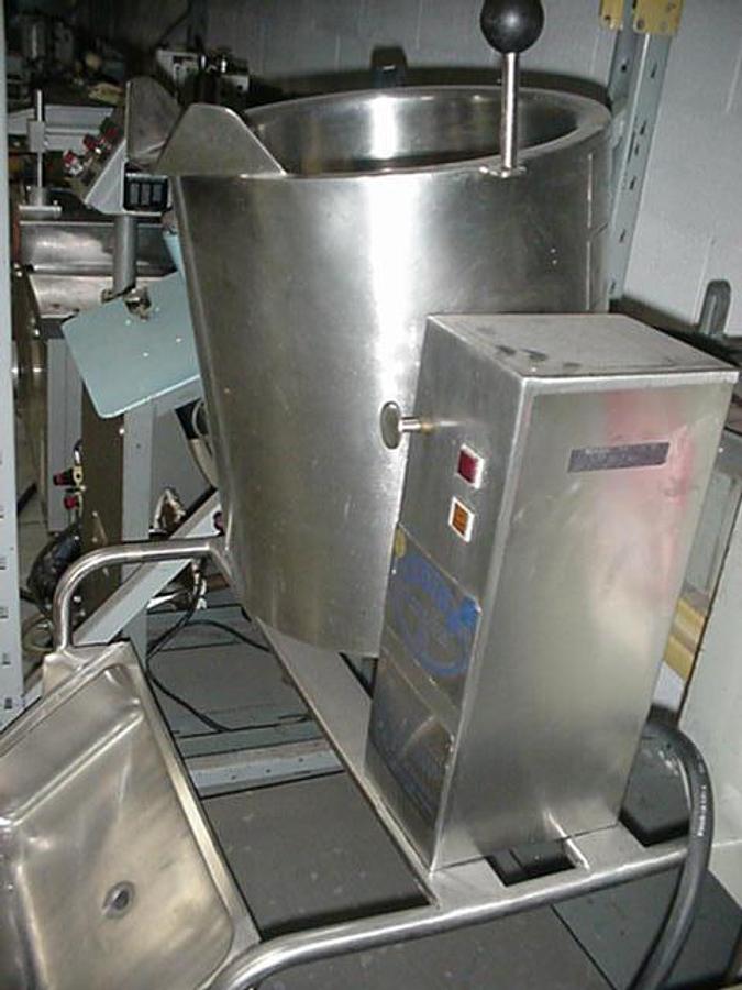 Used 20 Qt. Electric Jacketed Tilt Kettle