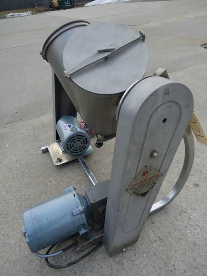 Used 16 Qt. Patterson Kelley Stainless Steel Liquid/Solids Mixer