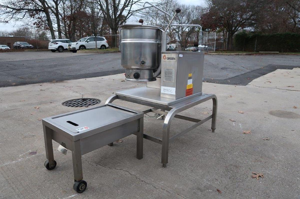 Used 5 Gallon Groen SS Self-Contained Gas-Fired Kettle