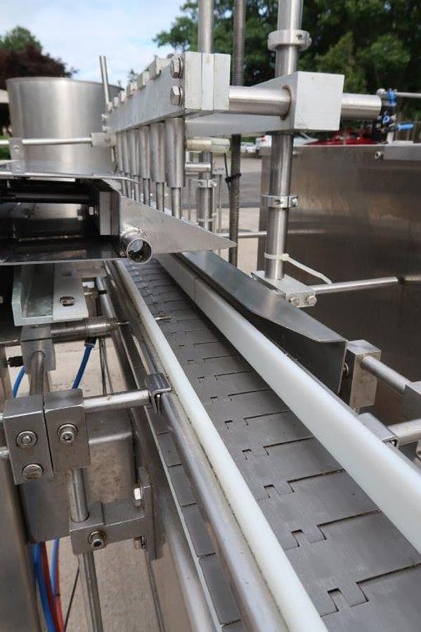Used Accutek 6 Spout Liquid Filling Machine, Manufactured 2016