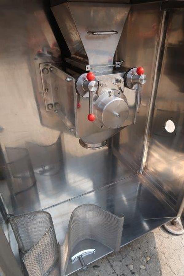 Used Vector TF-156 Roller Compactor, with Granulator