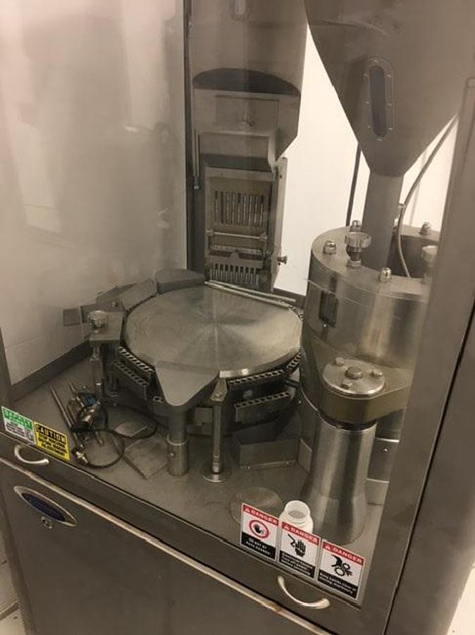 Used Vanguard VAF-1200C Encapsulator, 0 and 1 Tooling