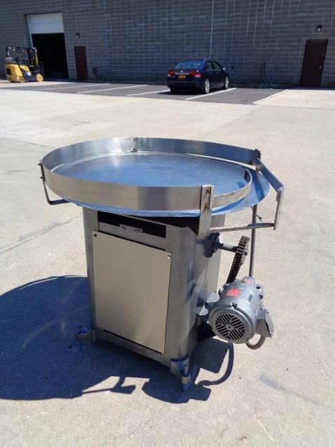Used 36 In. Rotary Accumulating/Unscrambling Table
